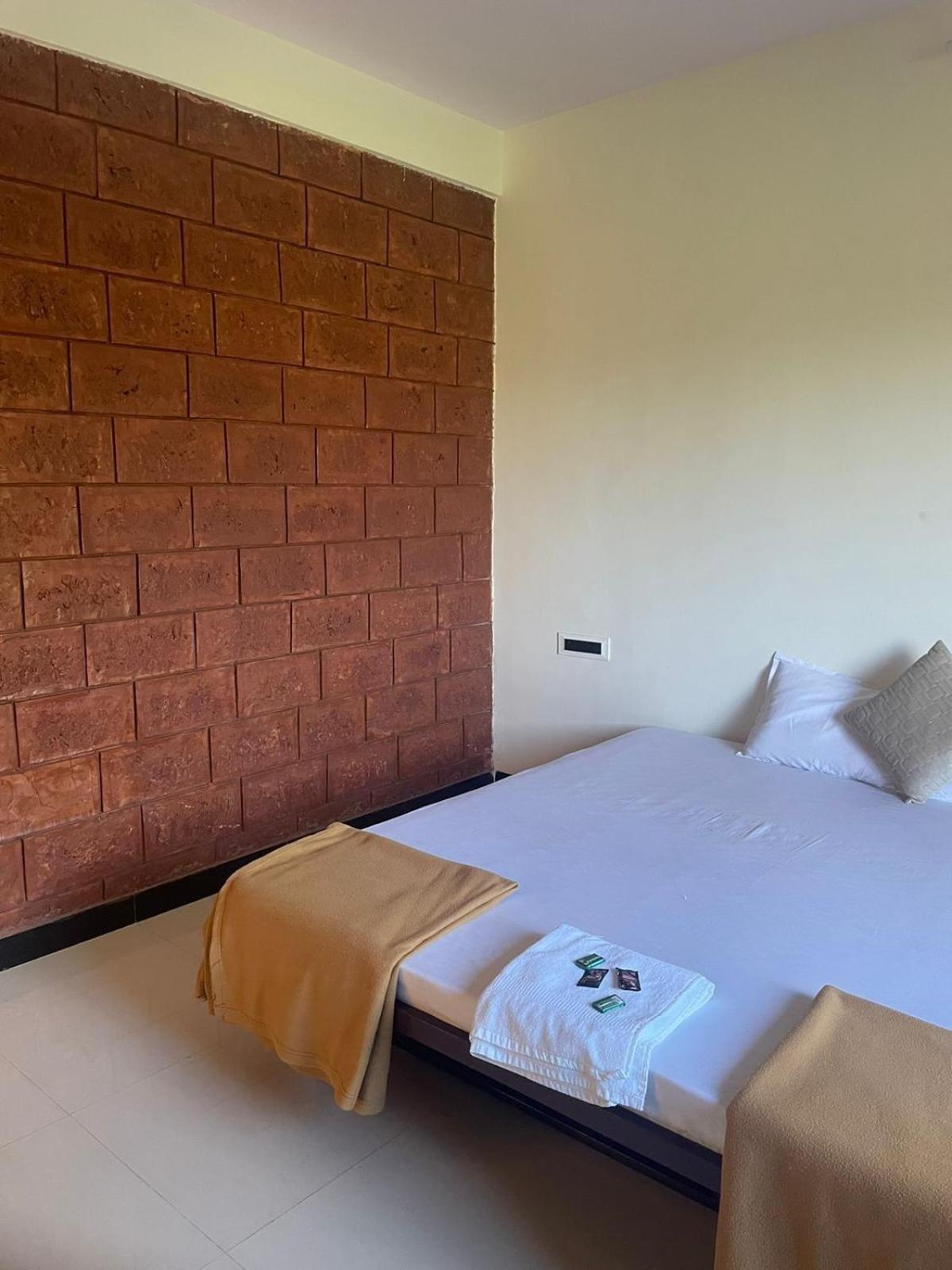 Scarlet Resort Alībāg Extérieur photo